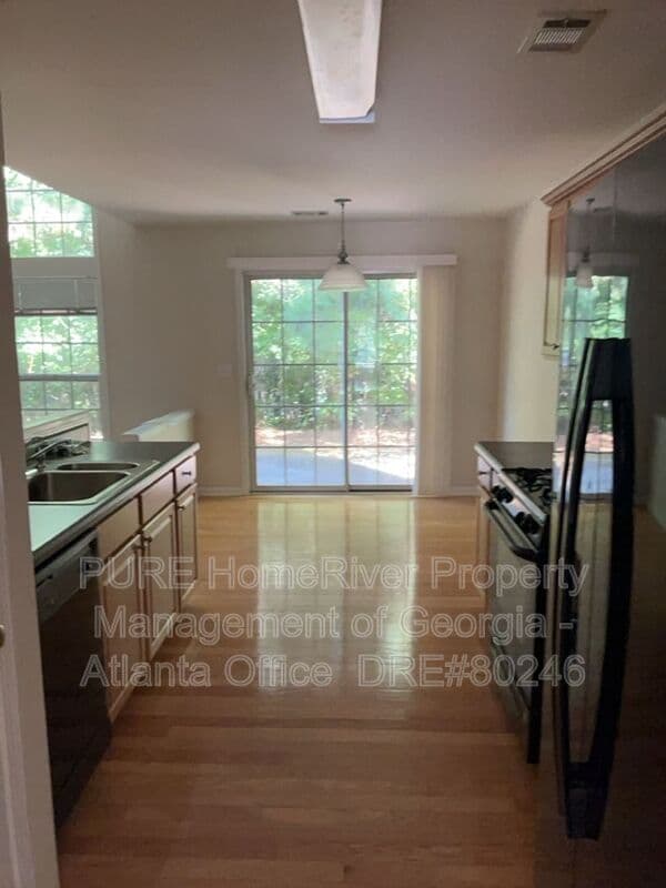 Kennesaw House: 1624 Hemburg Trce NW