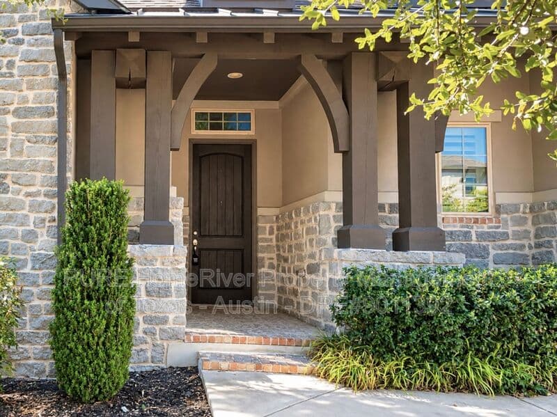Leander House: 2416 Belen Dr
