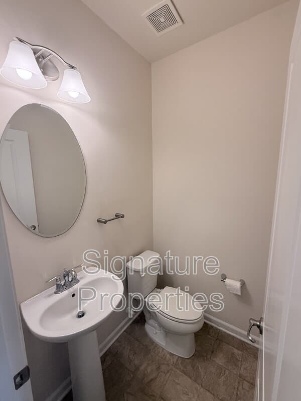 Quinton House: 2762 Kimball Ln