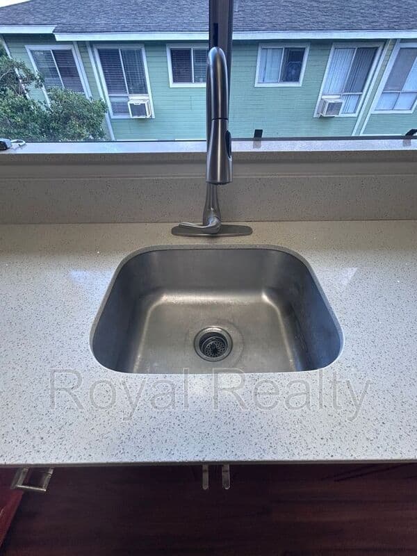 Mililani House: 94-436 Keaoopua Street 37D