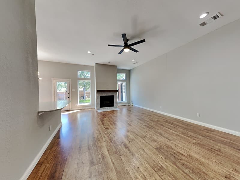 Coppell House: 250 Pinyon Ln