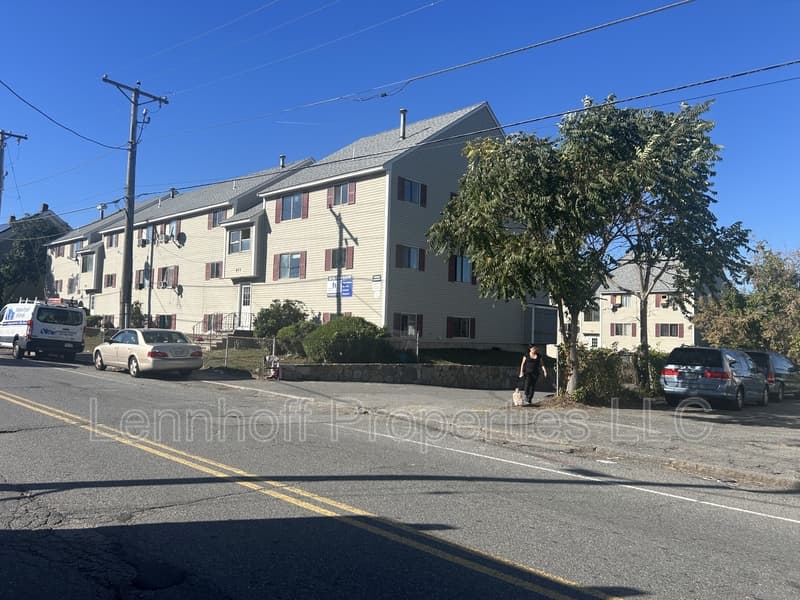 Lowell Condo: 861 - 871 Middlesex Street - 861-7