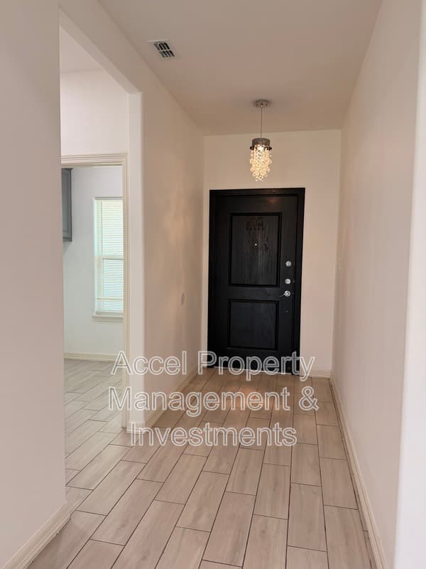 Donna House: 418 Gonzalez Dr.