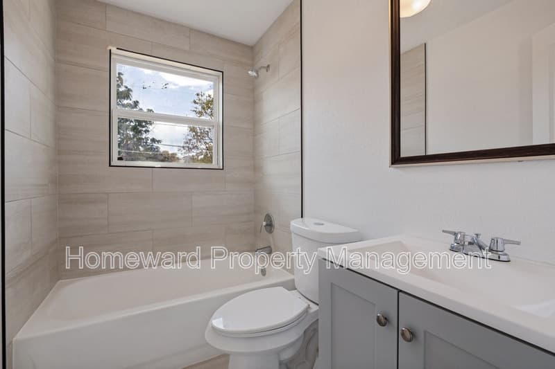 Fort Worth House: 3224 Burson Avenue