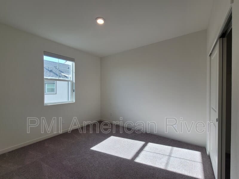 Sacramento House: 3050 River Trout Walk