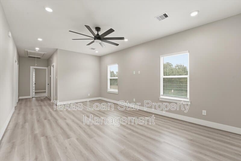Houston Condo: 3107 Grassmere St