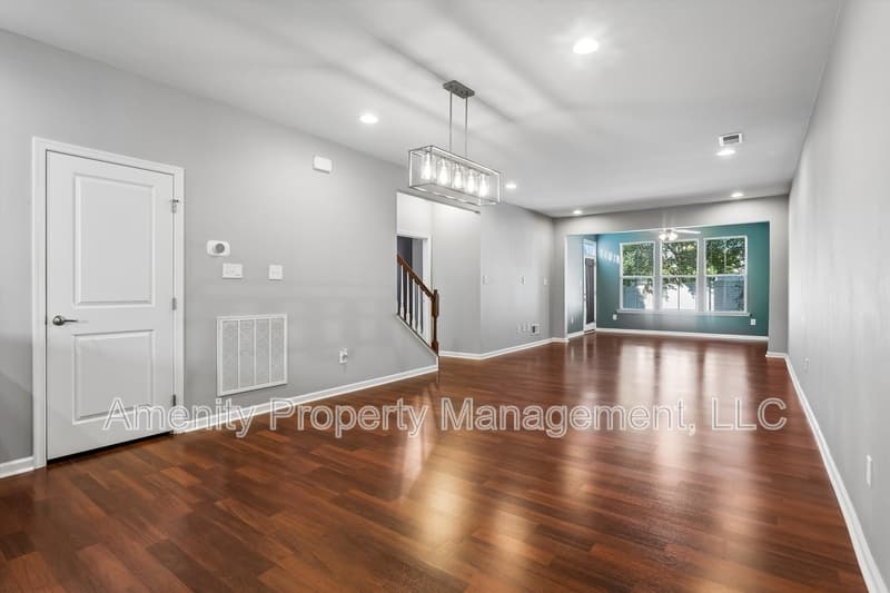 Williamsburg Townhome: 109 Bigler Drive