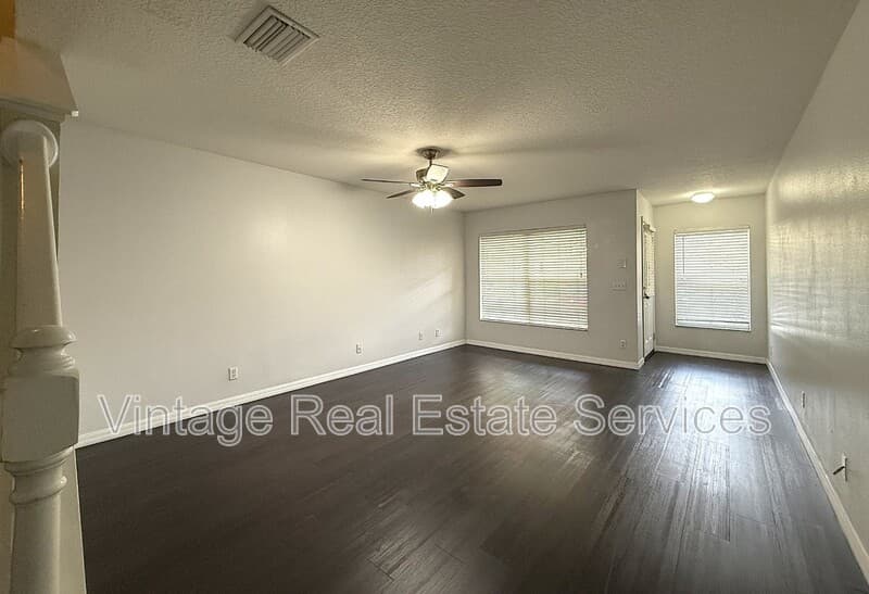 Valrico House: 254 Castlekeeper Pl