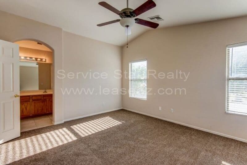 Avondale House: 1710 N 105th Dr