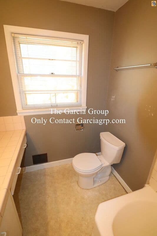 Portland House: 6134 SE 48th Ave