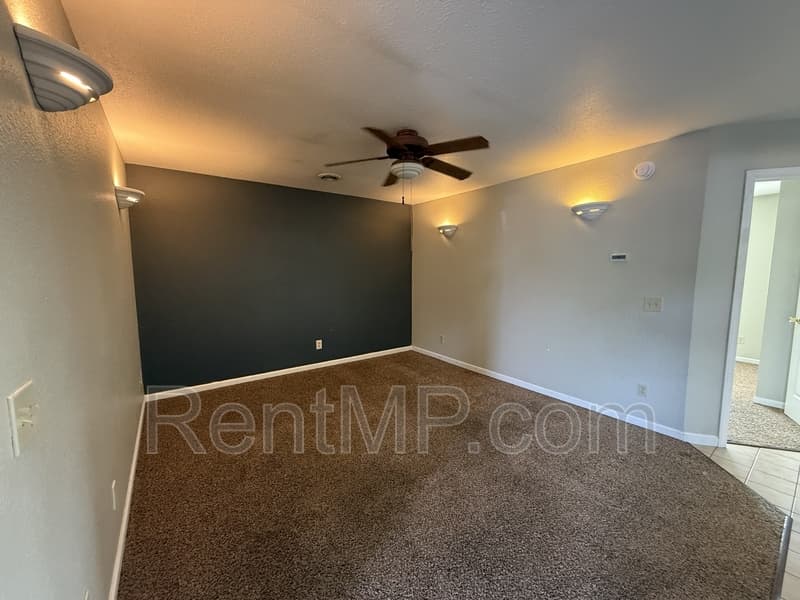 Mt Pleasant Townhome: 722 W Broomfield - Unit J01