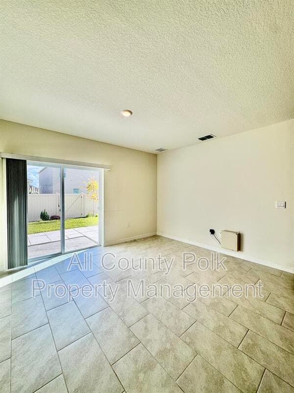 Winter Haven House: 4924 Kaia Ave