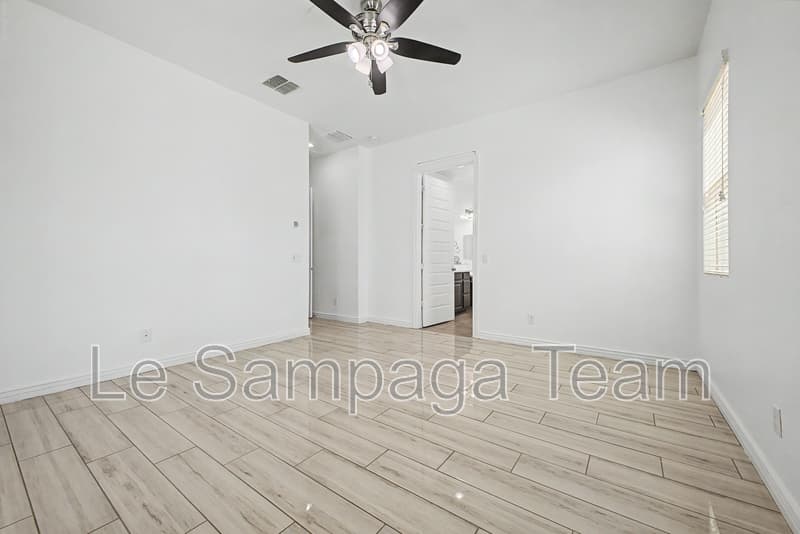 Queen Creek House: 20289 E RAVEN DR