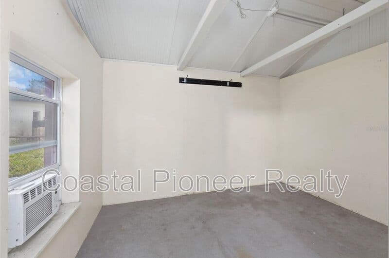 Tampa House: 1520 S Church Ave