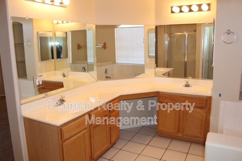Chandler House: 807 W. Kesler Lane