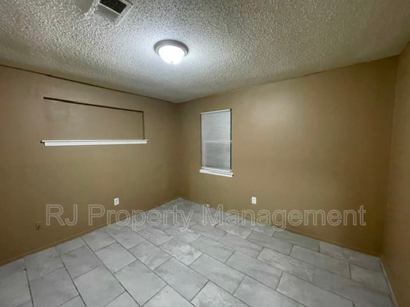 Memphis House: 1766 Cincinnati Rd