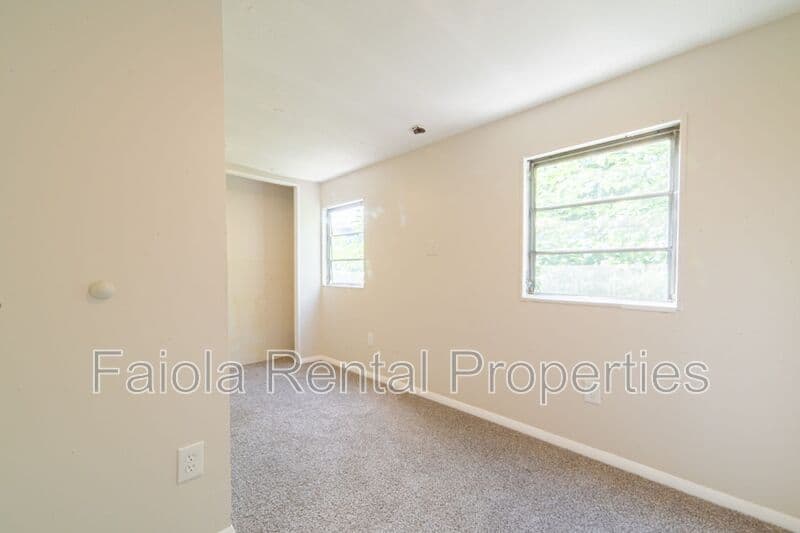 Franklinville House: 36 Hale Avenue