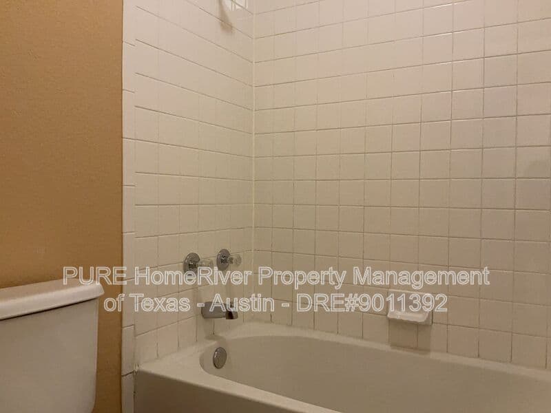 Round Rock Condo: 1001-A Christopher Ave