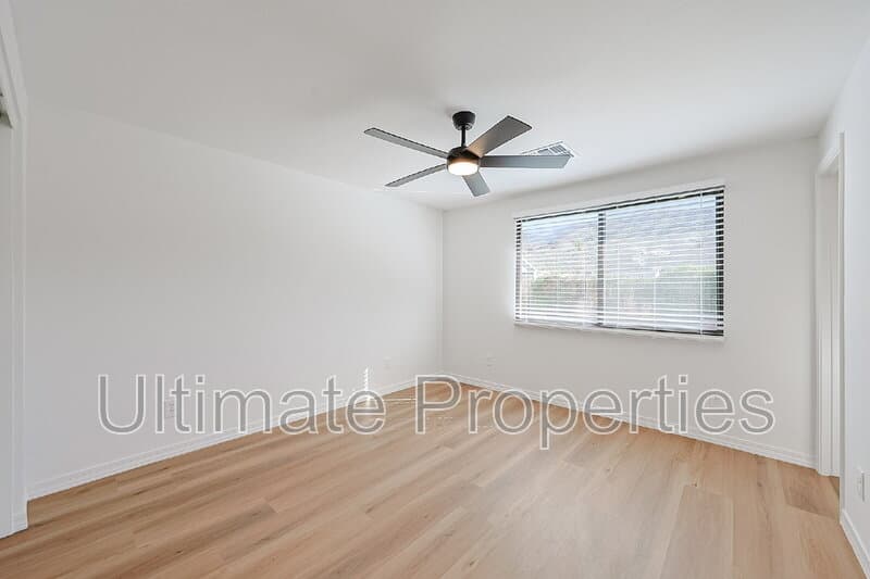 Phoenix House: 1619 W Pershing Ave