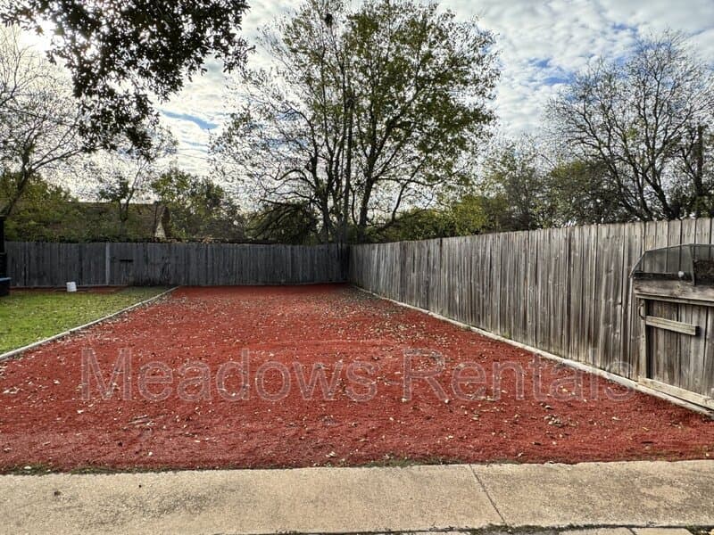 Lorena House: 140 Towne West Drive