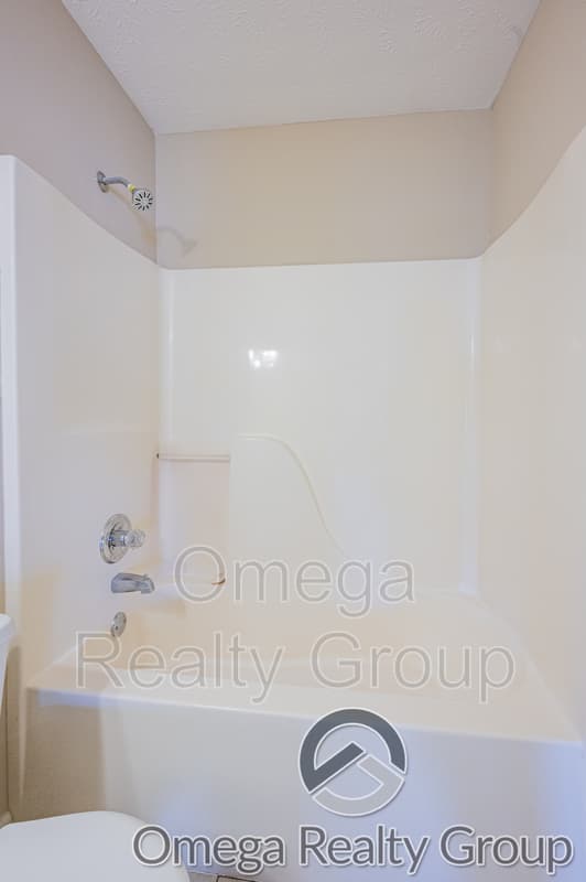 Montgomery House: 924 Eastern Oaks Dr