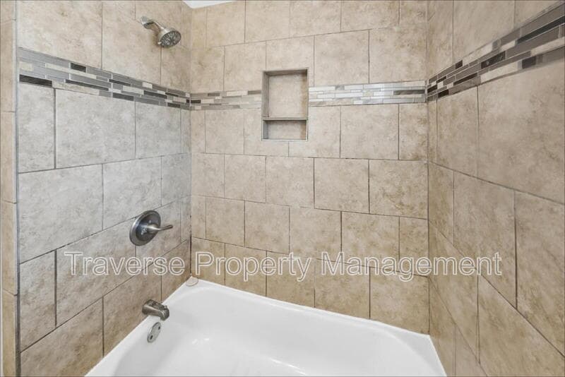 Fort Worth House: 1221 Blalock Avenue