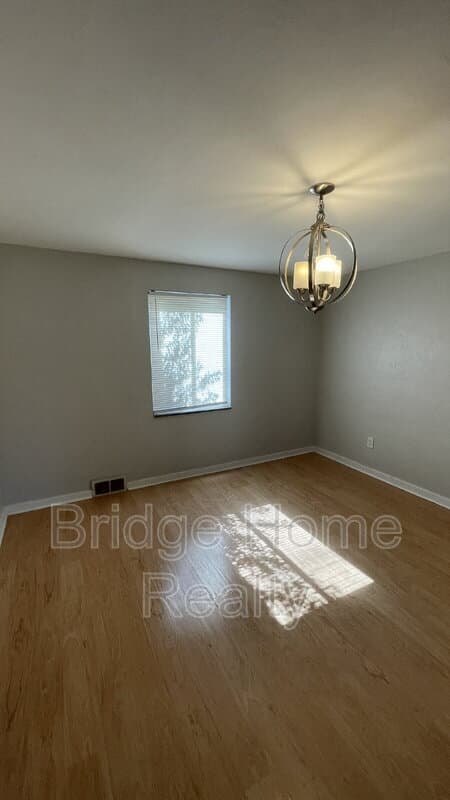 Pittsburgh House: 63 West Bellecrest Avenue