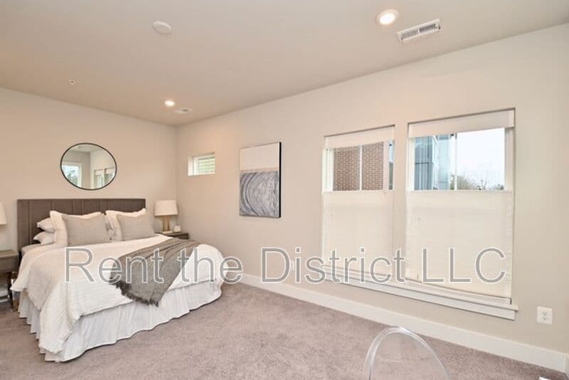Washington Townhome: 7201 Georgia Avenue NW
