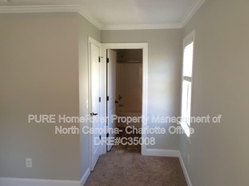 Winston Salem House: 3181 Ridgeback Dr