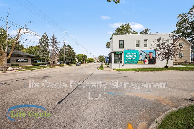 Grand Rapids Condo: 900 Michigan Street Northeast - 1