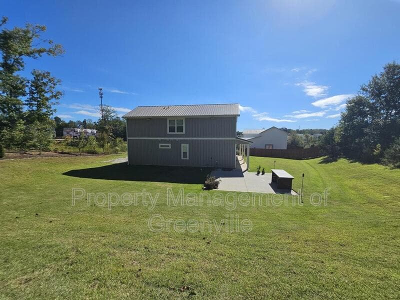 Taylors House: 625 Old Rutherford Rd