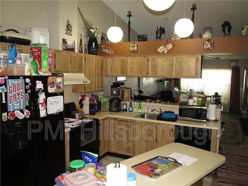 Brandon House: 914 Burlwood Street