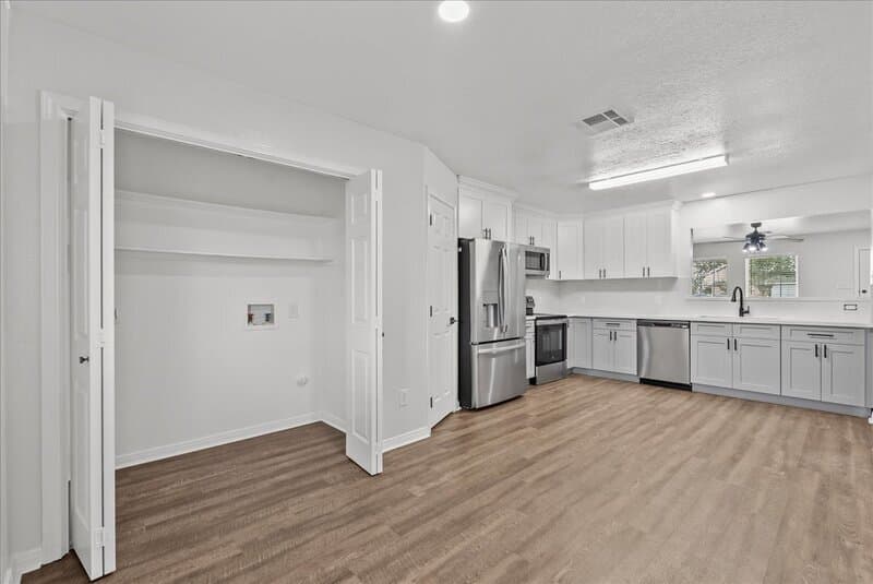 Dickinson Townhome: 2125 Aruba Calle