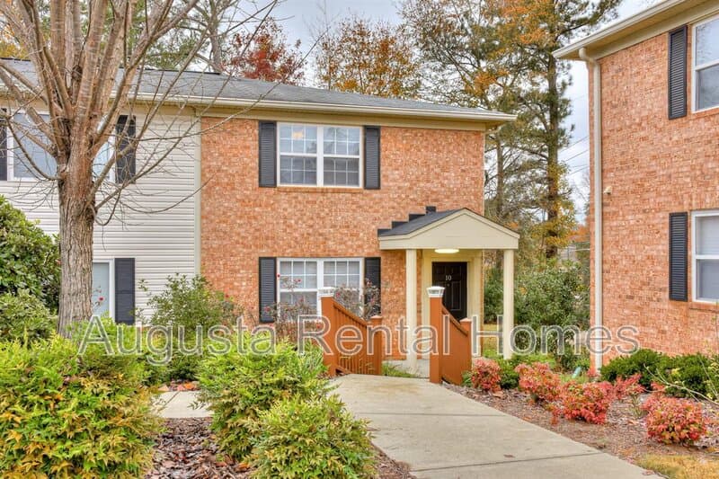 Augusta Townhome: 2905 Arrowhead Drive - E10