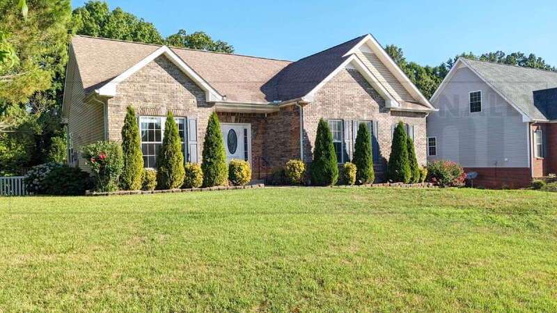 Clarksville House: 3317 Sunny Slope Drive