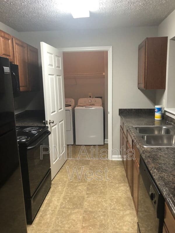 Lithonia House: 4203 Fairington Club Dr