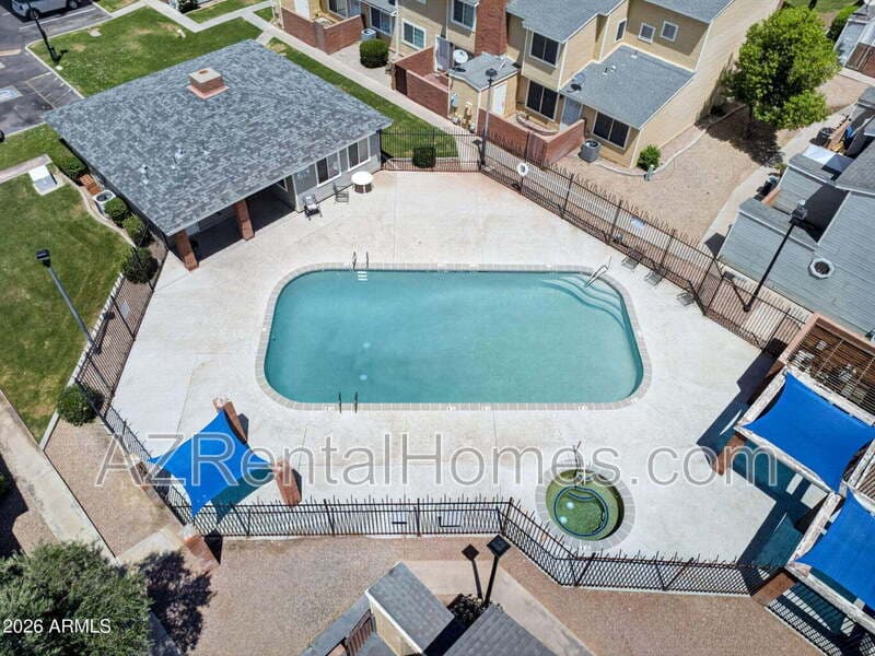 Laveen House: 6308 South 69th Glen