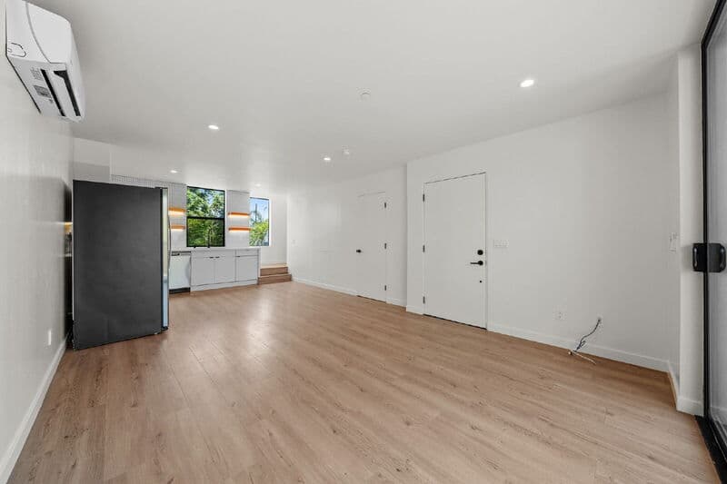 San Diego Condo: 2664 L Street