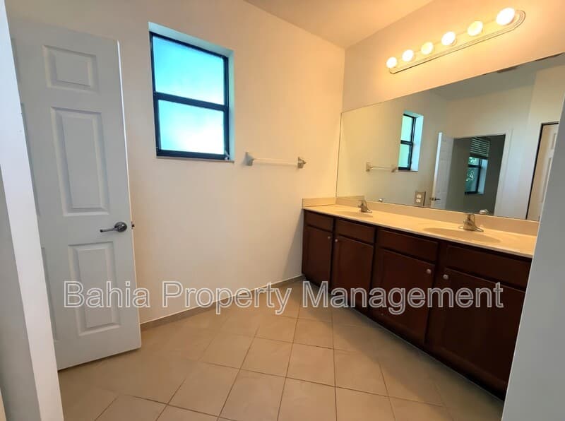 Homestead House: 23364 SW 113th Psge