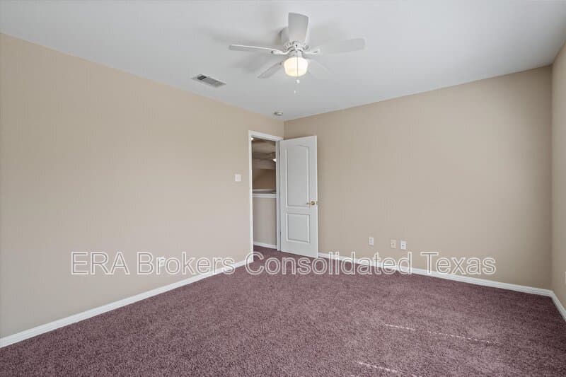 Austin House: 8800 Hazelhurst Dr