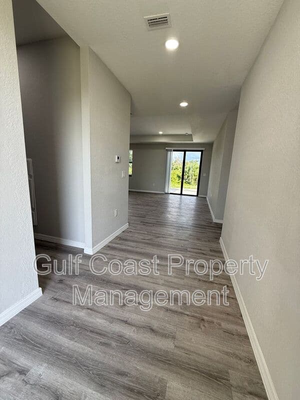 Lehigh Acres House: 3103 58th St W