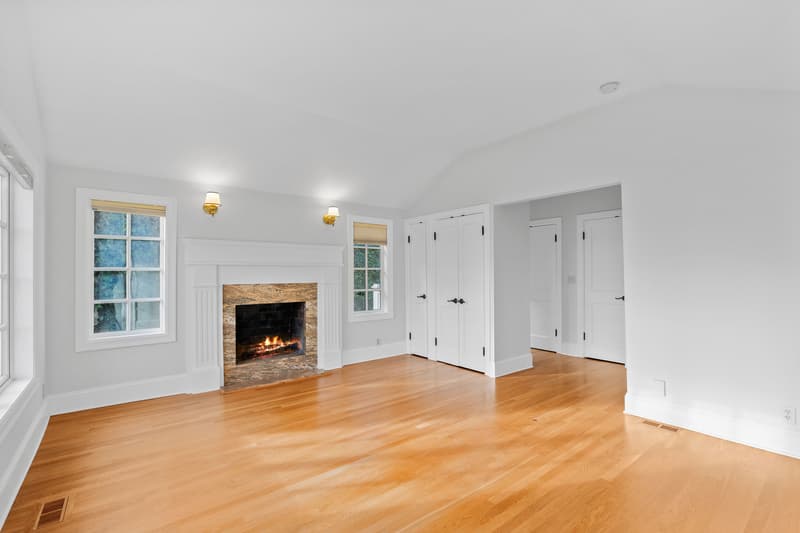 Seattle House: 1435 Newport Way