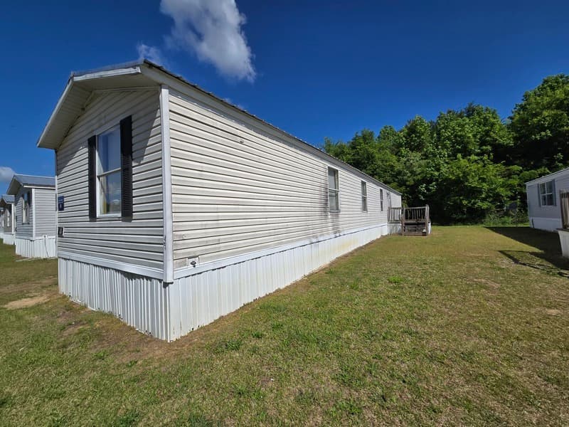 Fayetteville House: 2412 Cattail Cir