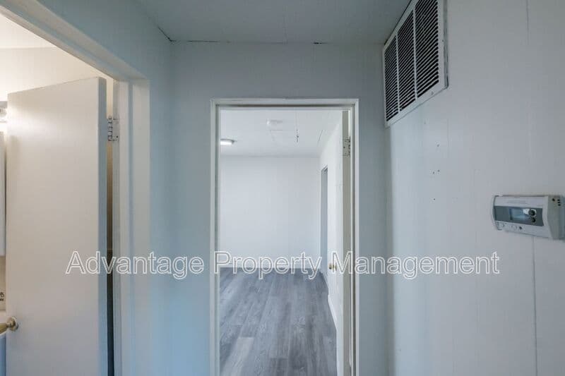 Albany House: 1915 5th Ave SE