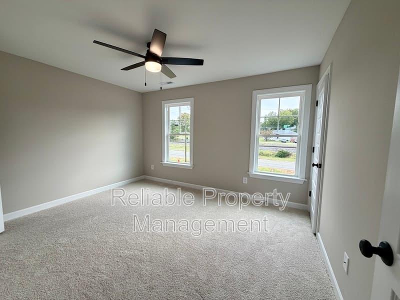 Pine Level Townhome: 426 W Main St