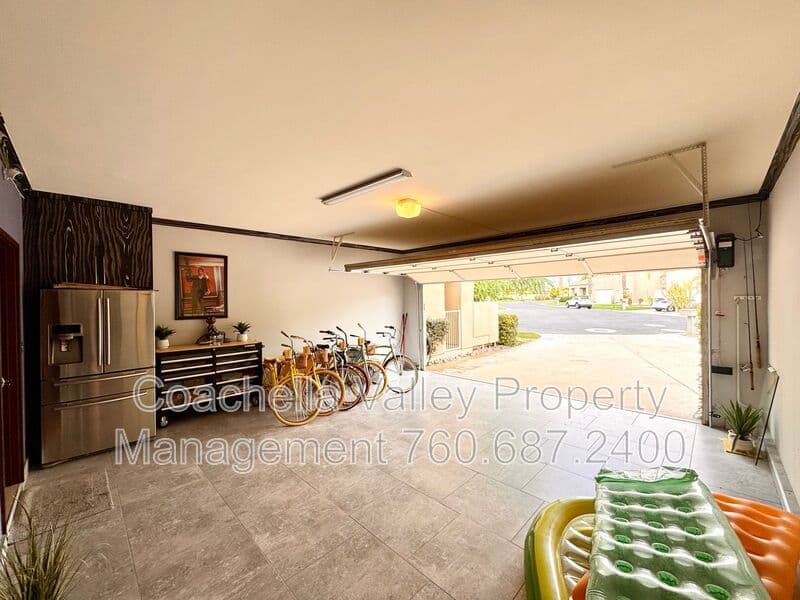 Rancho Mirage House: 21 Lake Shore Dr