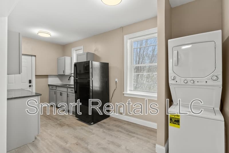 St. Louis Condo: 4209 Ellenwood Avenue - 202