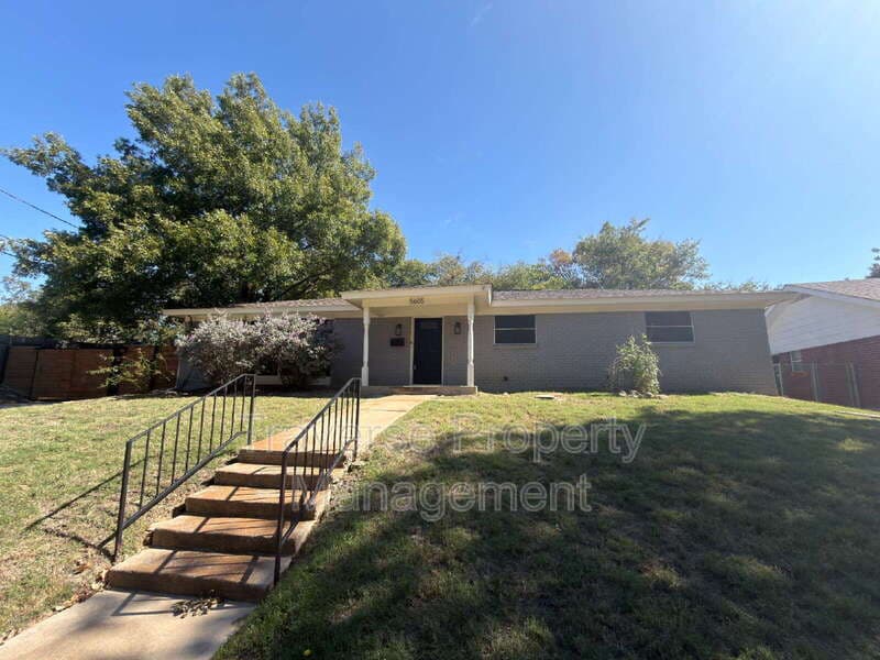 Fort Worth House: 5605 Wimbleton Way
