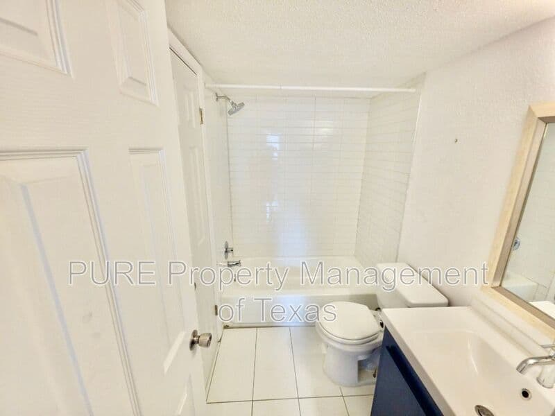 Austin Condo: 2500 Burleson Rd