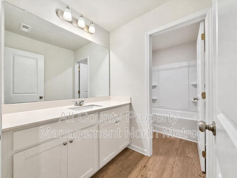 Dawsonville House: 185 Springwood Lane